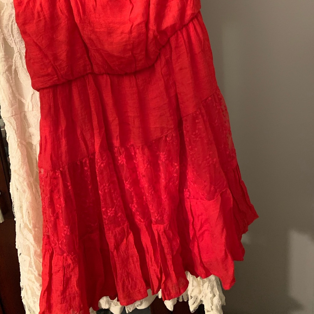 Dresses - Picture 2 of 4